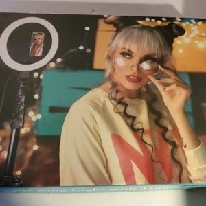 10" LED Ring Light w/ Tripod